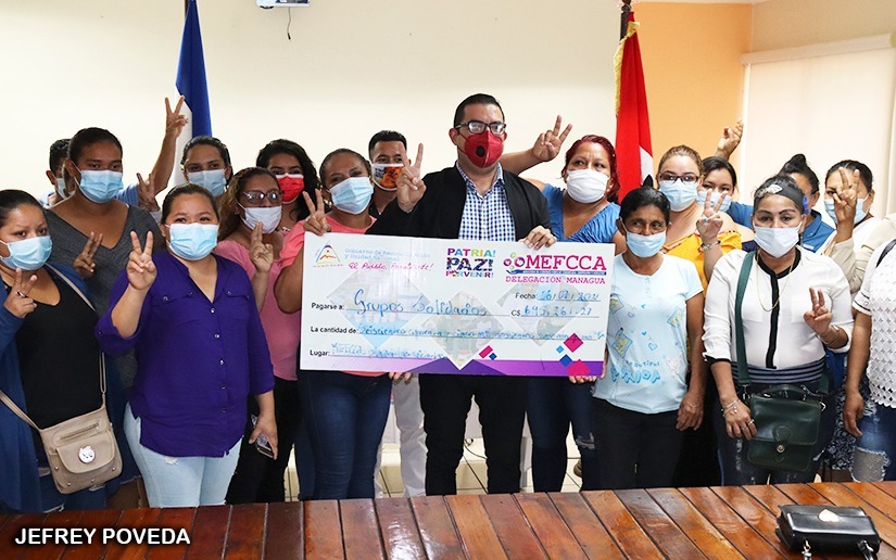 Entregan financiamiento a 29 emprendedores Managua. Radio La Primerísima