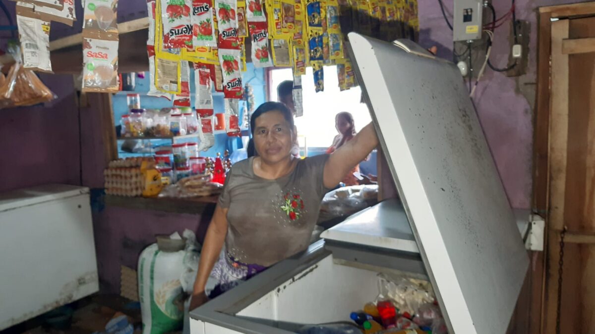 Llevan energía a comunidad Los Pescadores en El Viejo Managua. Radio La Primerísima