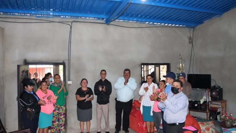 Llega energía eléctrica a una comunidad en Jinotega Managua. Radio La Primerísima