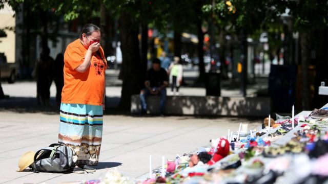 Canadienses impactados ante genocidio de menores indigenas Ottawa. Prensa Latina