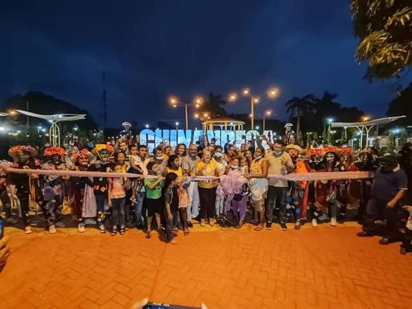 Inauguran plaza parque en Chinandega Managua. Radio La Primerísima