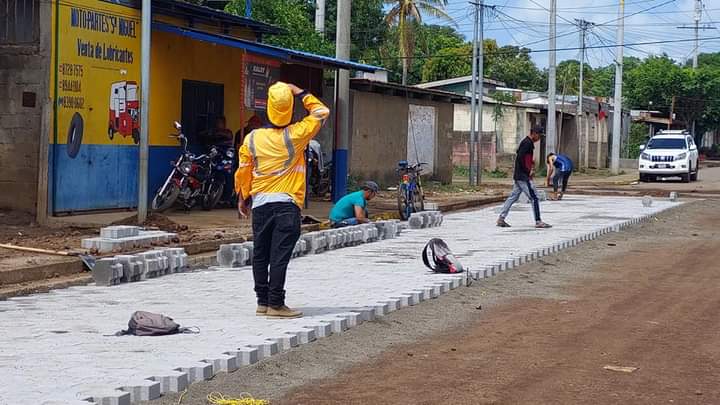 Inicia proyecto de adoquinado en Ciudad Sandino Managua. Radio La Primerísima 