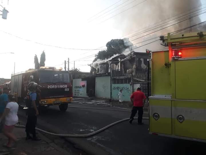 Una bodega y dos viviendas afectadas por incendio en Managua Managua. Radio La Primerísima