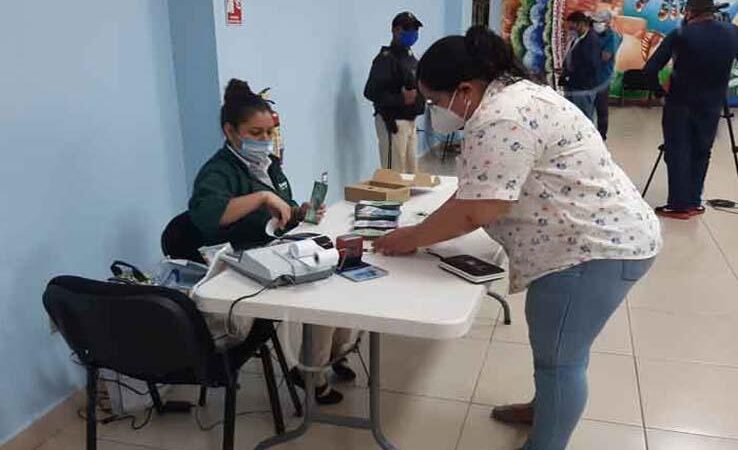 Pagan salario de agosto al sector educativo Managua. Radio La Primerísima