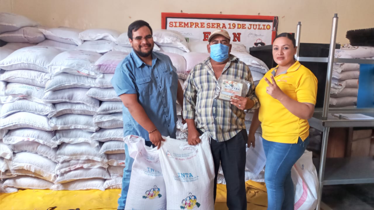 Productores reciben apoyo para sembrar de postrera Managua. Manuel Aguilar. Radio La Primerísima
