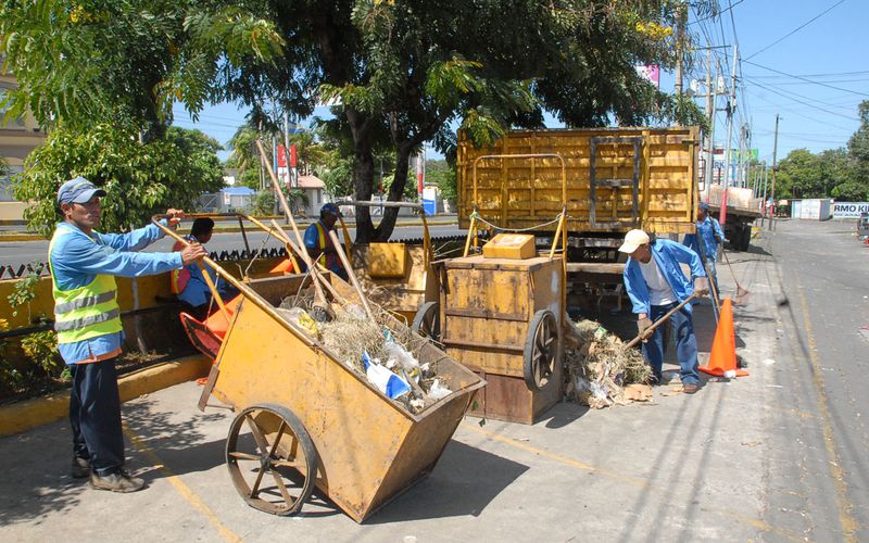 Avanza instalación de depósito de basura del mercado Mayoreo Managua. Por Libeth González/Radio La Primerísima