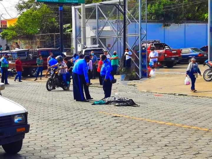 Menor muere tras caer de un bus en Managua Managua. Radio La Primerísima