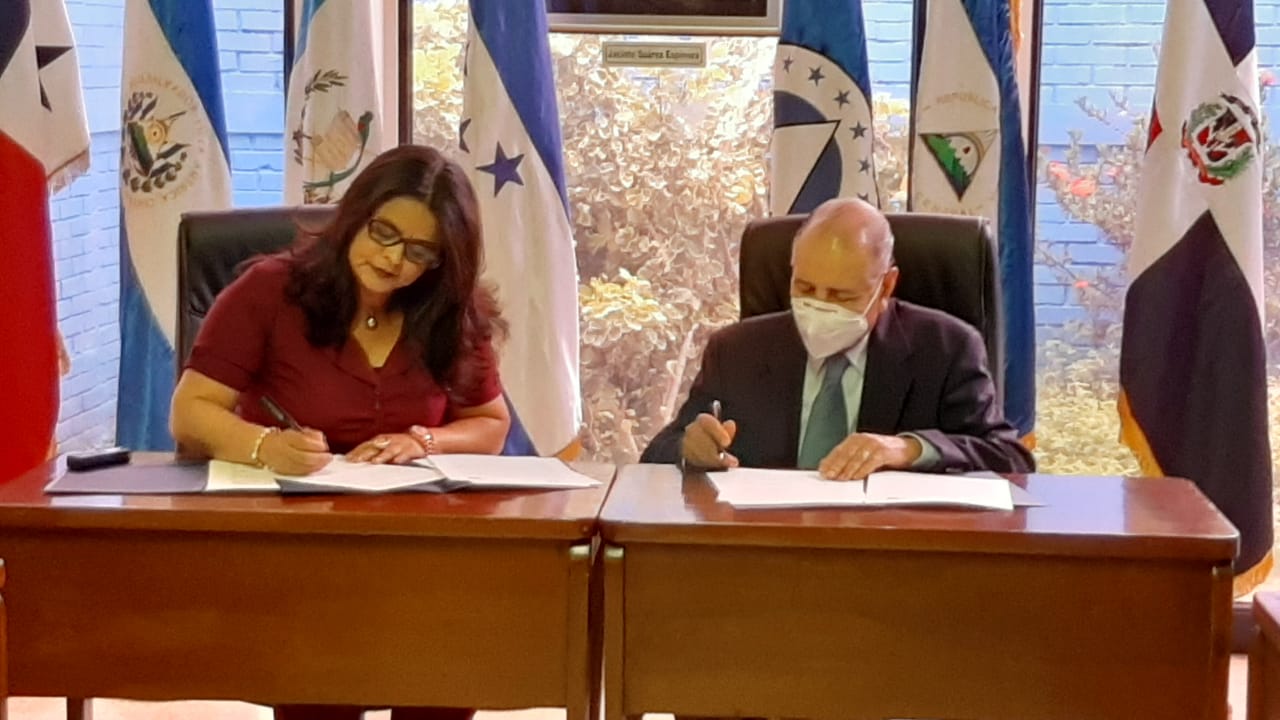 UPOLI Y CNU suscriben convenio para afianzar integración Managua. Por Jaime Mejía/Radio La Primerísima