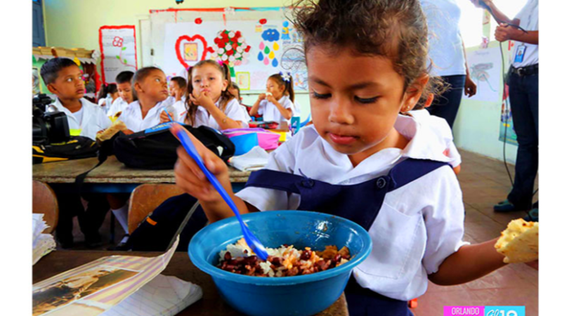 Distribuyen Merienda Escolar en escuelas de Nandaime Managua. Radio La Primerísima