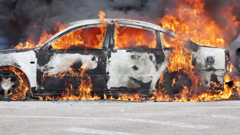 Incendio quema tres vehículos en Matagalpa Managua. Radio La Primerísima