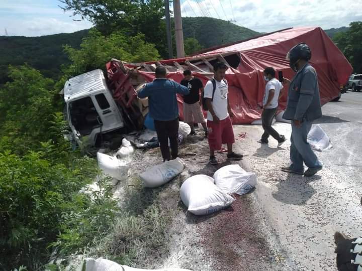 Cuatro lesionados tras accidente en Cuesta El Plomo Managua. Radio La Primerísima