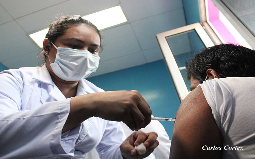 Sexto día de vacunación contra Covid-19 a mayores de 30 años Managua Radio La Primerísima