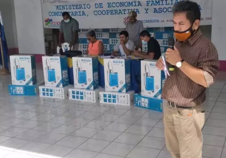 Productores de Boaco reciben Bono Tecnológico Managua. Radio La Primerísima