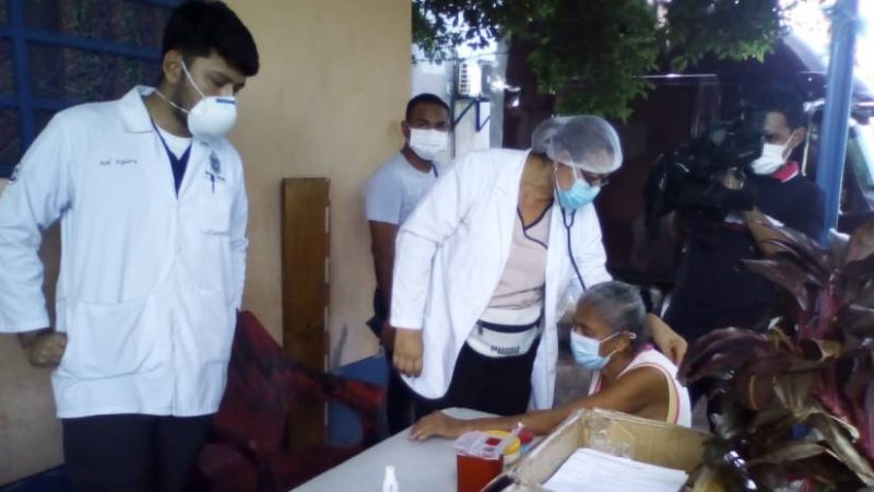 Clínicas móviles siguen garantizando salud en barrios capitalinos Managua. Radio La Primerísima