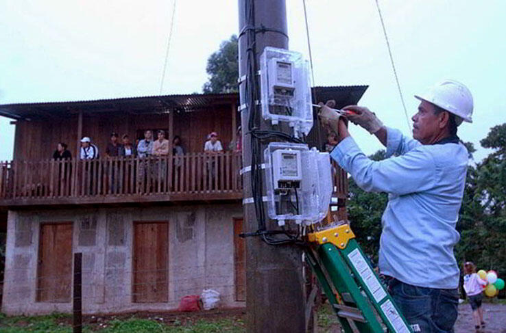 Energía eléctrica sigue llegando a comunidades más alejadas Managua. Radio La Primerísima