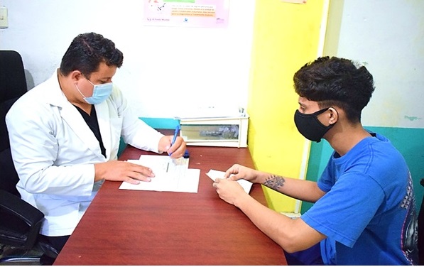 Médicos atienden a reos en Tipitapa Managua. Radio La Primerísima