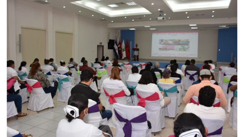 Personal médico de 19 Silais en foro sobre atención a pacientes Managua. Radio La Primerísima