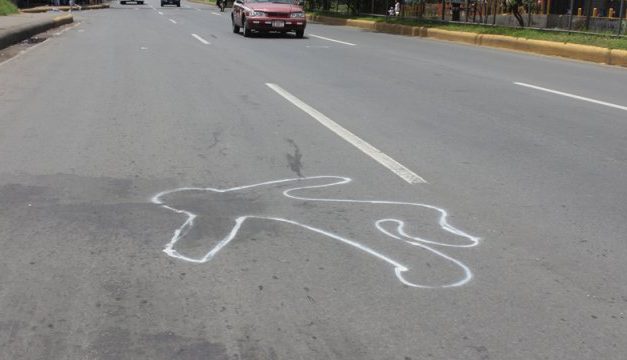 Motociclista fallece al ser impactado por camioneta en Rivas Managua. Radio La Primerísima