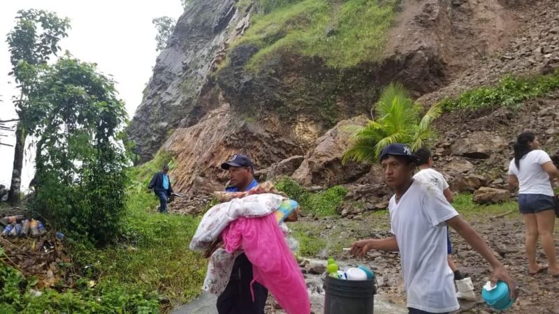 Reubican a familias que habitan a orillas del cerro El Rama Managua. Wiston López/Radio La Primerísima