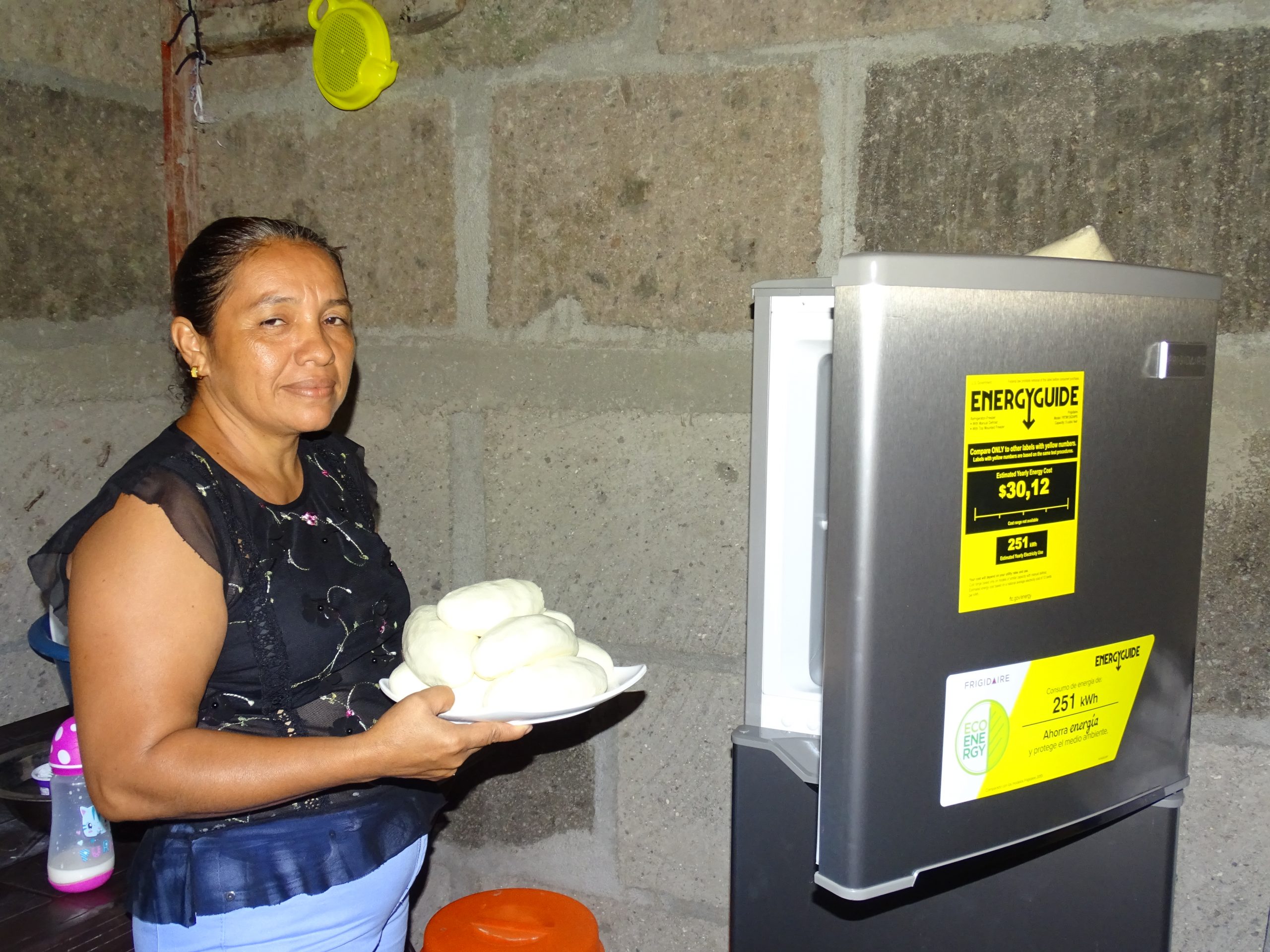 Más familias de Villa El Carmen con acceso a energía eléctrica Managua. Radio La Primerísima