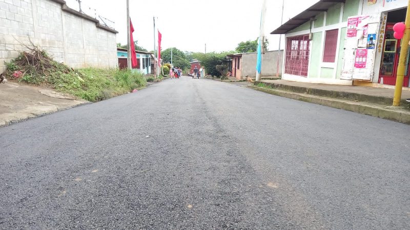 Asfaltan calle principal del barrio San Rafael en Jinotepe Managua. Radio La Primerísima