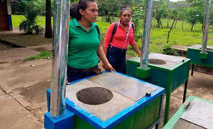 Reconocen esfuerzos para desarrollo de mujeres en Corredor Seco Managua. Radio La Primerísima