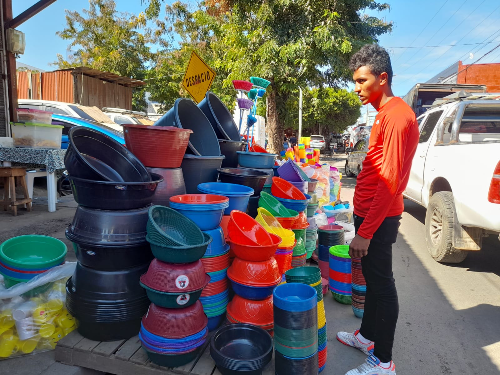 Comerciantes reportan buenas ventas en productos plásticos Managua. Ingrid Canda/Radio La Primerísima