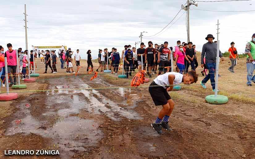 Jóvenes participan en Campeonato de Obstáculos Managua. Radio La Primerísima