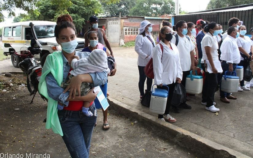 MINSA continúa vacunación casa a casa contra el Covid-19 Managua. Lisbeth González/ La Primerísima  
