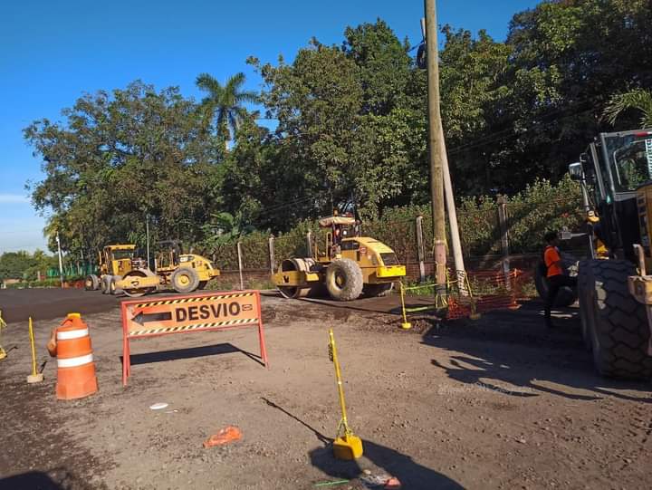 Avanza ampliación de carretera a Chinandega Managua. Radio La Primerísima