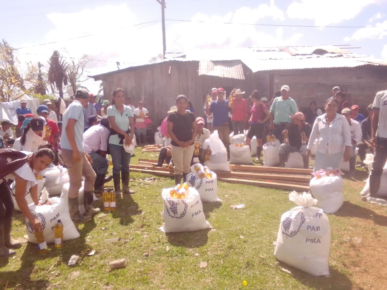 Distribuirán 76 mil paquetes alimenticios en zonas afectadas ciclones Managua. Radio La Primerísima