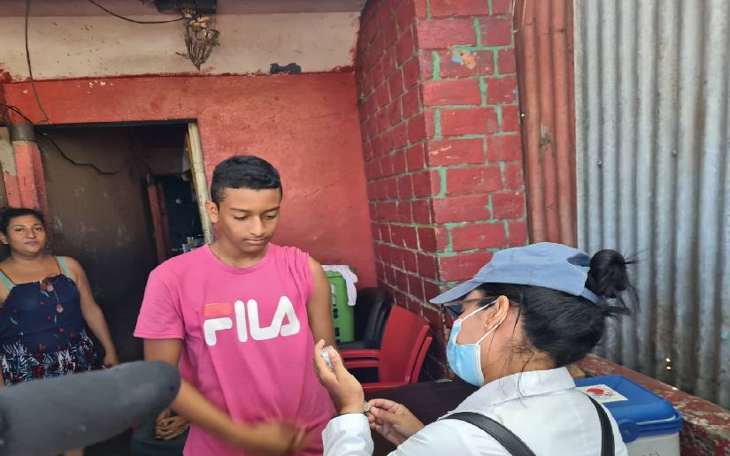 Jornada de vacunación contra Covid-19 en barrio San Sebastián Managua. Radio La Primerísima