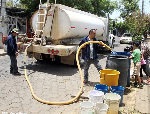 Plan de abastecimiento de agua con cisterna en periodo de verano Managua. Wiston López/Radio La Primerísima 