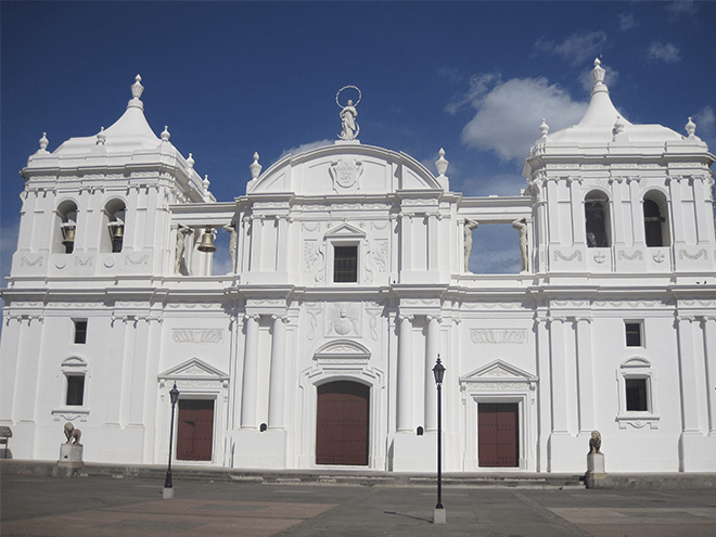 Catedral de León entre las más bellas de Iberoamérica Managua. Radio La Primerísima