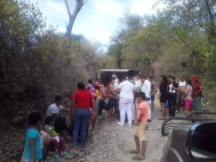 Once lesionados en accidente de tránsito en El Jicaral Managua. Radio La Primerísima