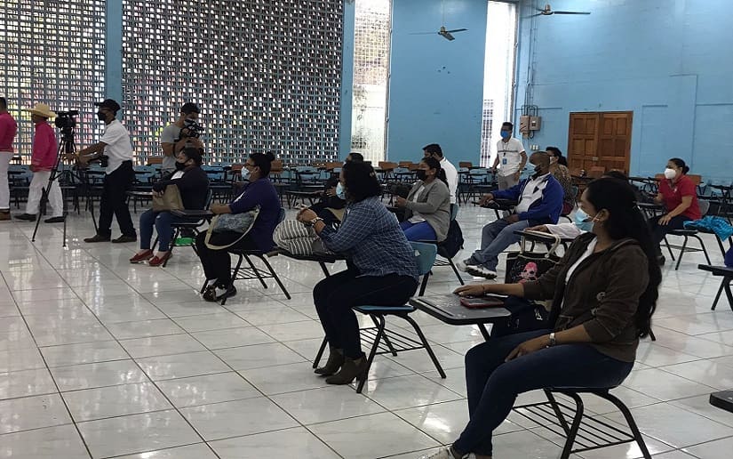 Seguirán profesionalizando a docentes Managua. Radio La Primerísima