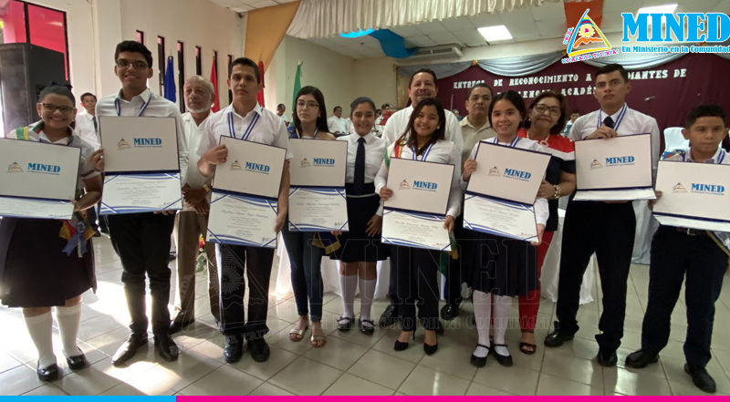 Estudiantes de 8 departamentos recibirán medallas de la excelencia académica Managua. Radio La Primerísima 