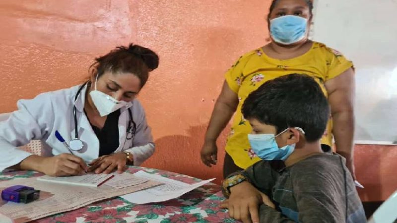 “Mi hospital en mi Comunidad” atiende a vecinos de Loma Linda Managua. Radio La Primerísima