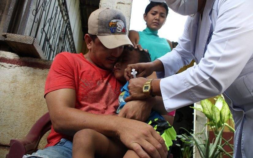 Brigadas de vacunación contra el covid-19 llegan al barrio San Judas Managua. Wiston López/ Radio La Primerísima 