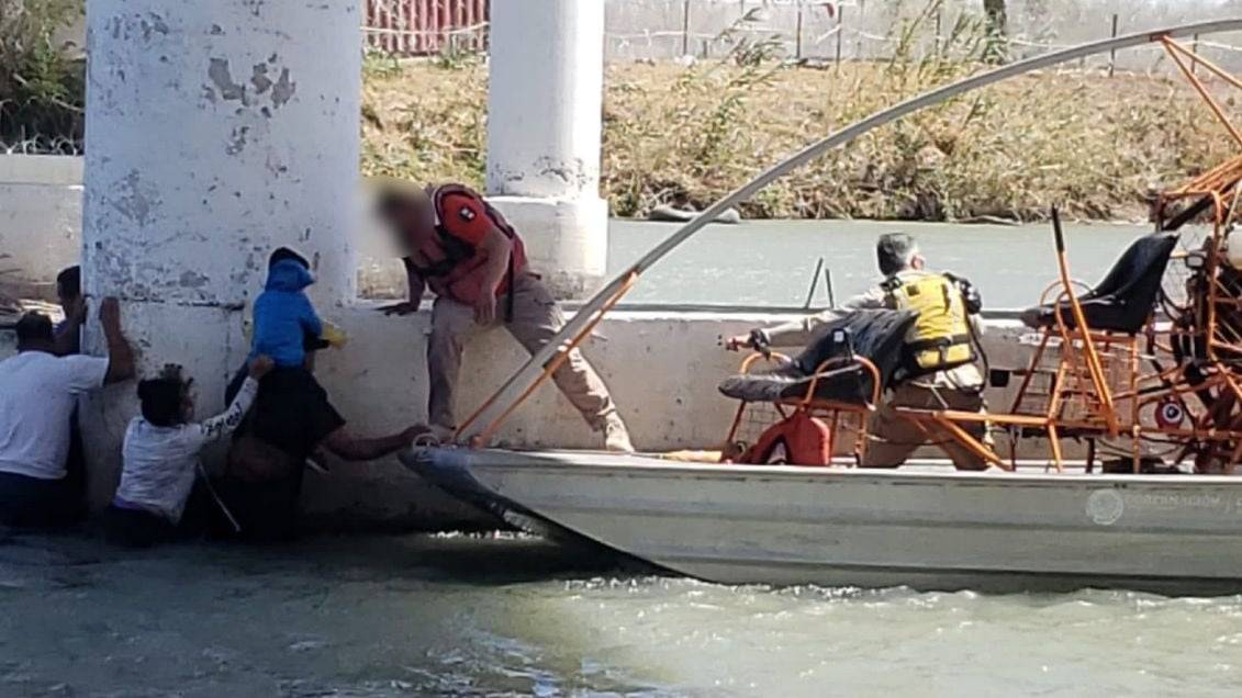 Migrantes nicaragüenses son rescatados en el Río Bravo Managua. Radio La Primerísima