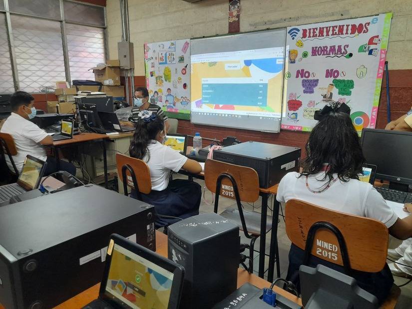 Estudiantes celebran Día Internacional de las Matemáticas Managua. Radio La Primerísima