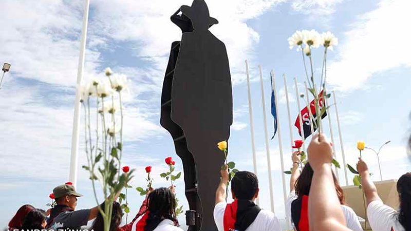Rinden tributo al Héroe Nacional Augusto C. Sandino Managua. Radio La Primerísima