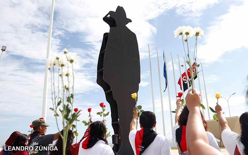 Rinden tributo al Héroe Nacional Augusto C. Sandino Managua. Radio La Primerísima
