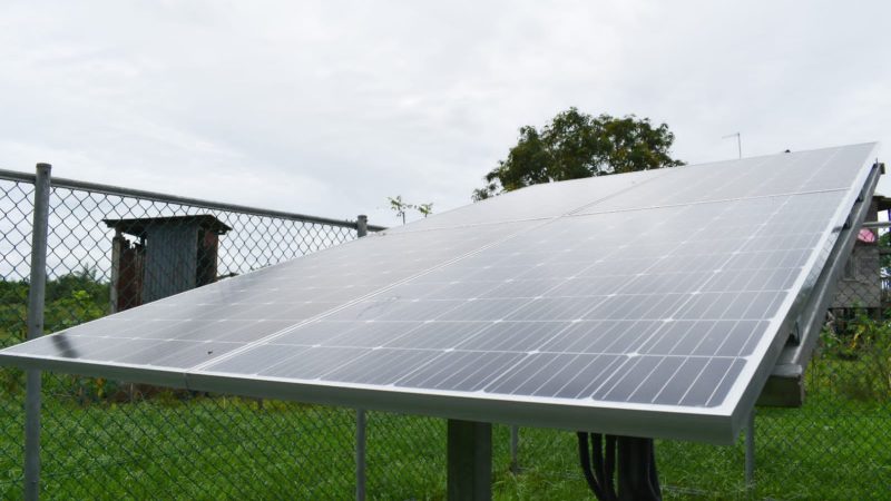 Instalan paneles solares en territorio indígena del Caribe Sur Managua. Radio La Primerísima