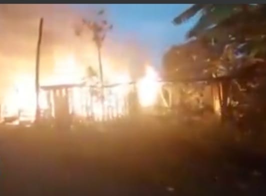 Incendio consume negocio en Kukra Hill Managua. Radio La Primerísima