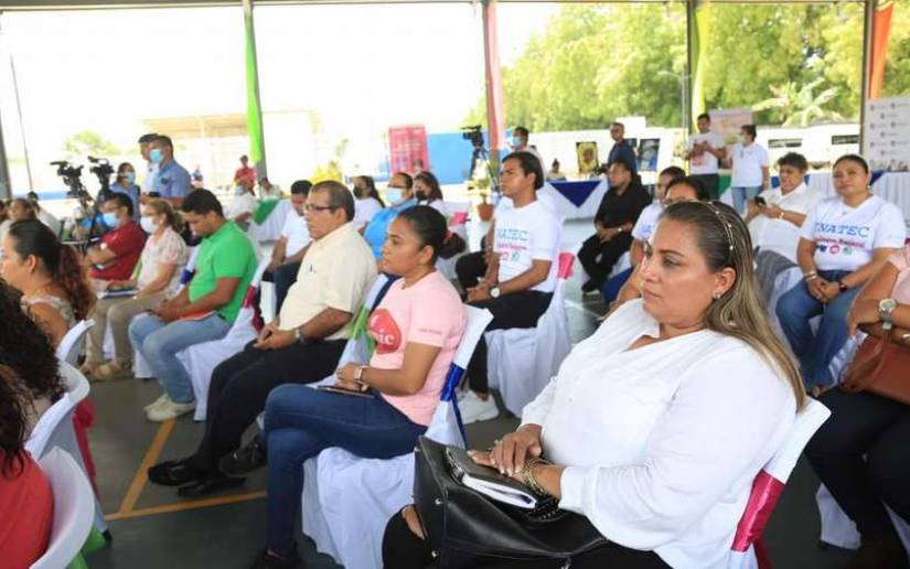 Fortalecen a emprendedores de escuelas de oficios Managua. Radio La Primerísima