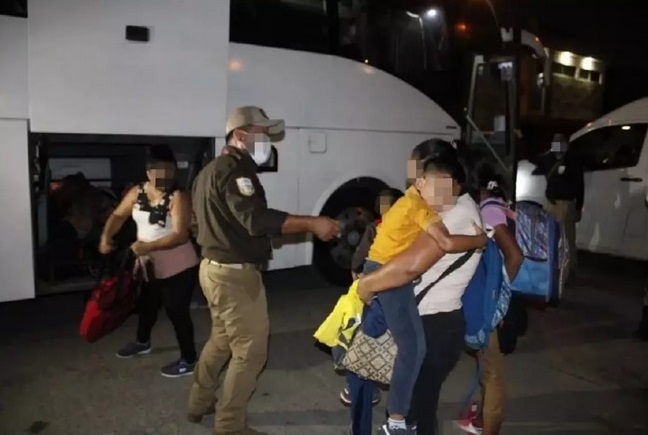 Compatriotas entre grupo de migrantes hallados hacinados en casas en México Managua. Radio La Primerísima