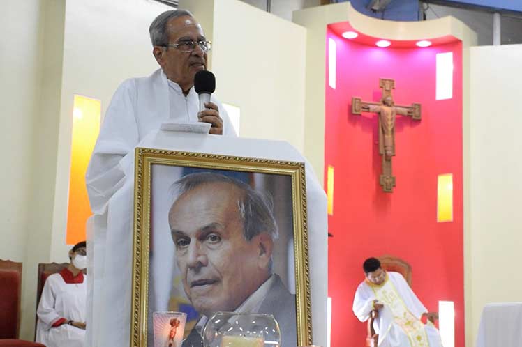 Ofician misa en Managua en homenaje al excanciller cubano Ricardo Alarcón Managua. Prensa Latina