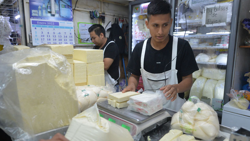 Baja sustancial en precio del queso Managua. Radio La Primerísima