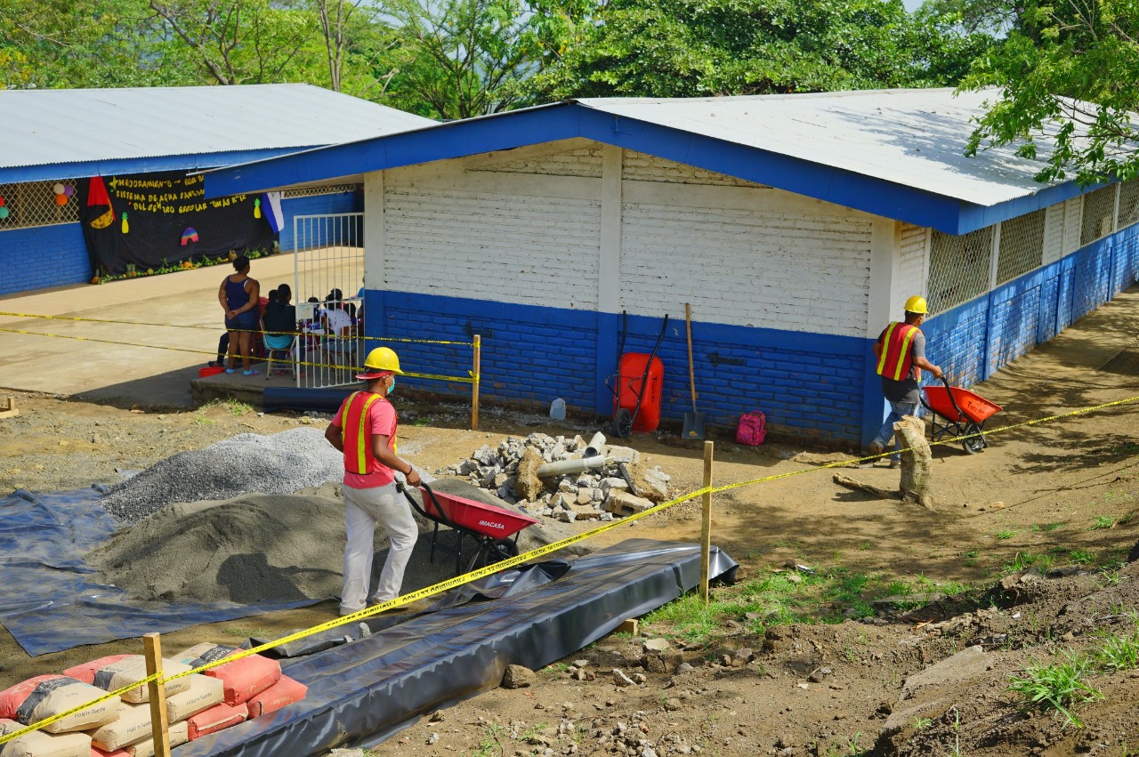 Empieza mejoramiento y equipamiento de una escuela en Ticuantepe Managua. Radio La Primerísima